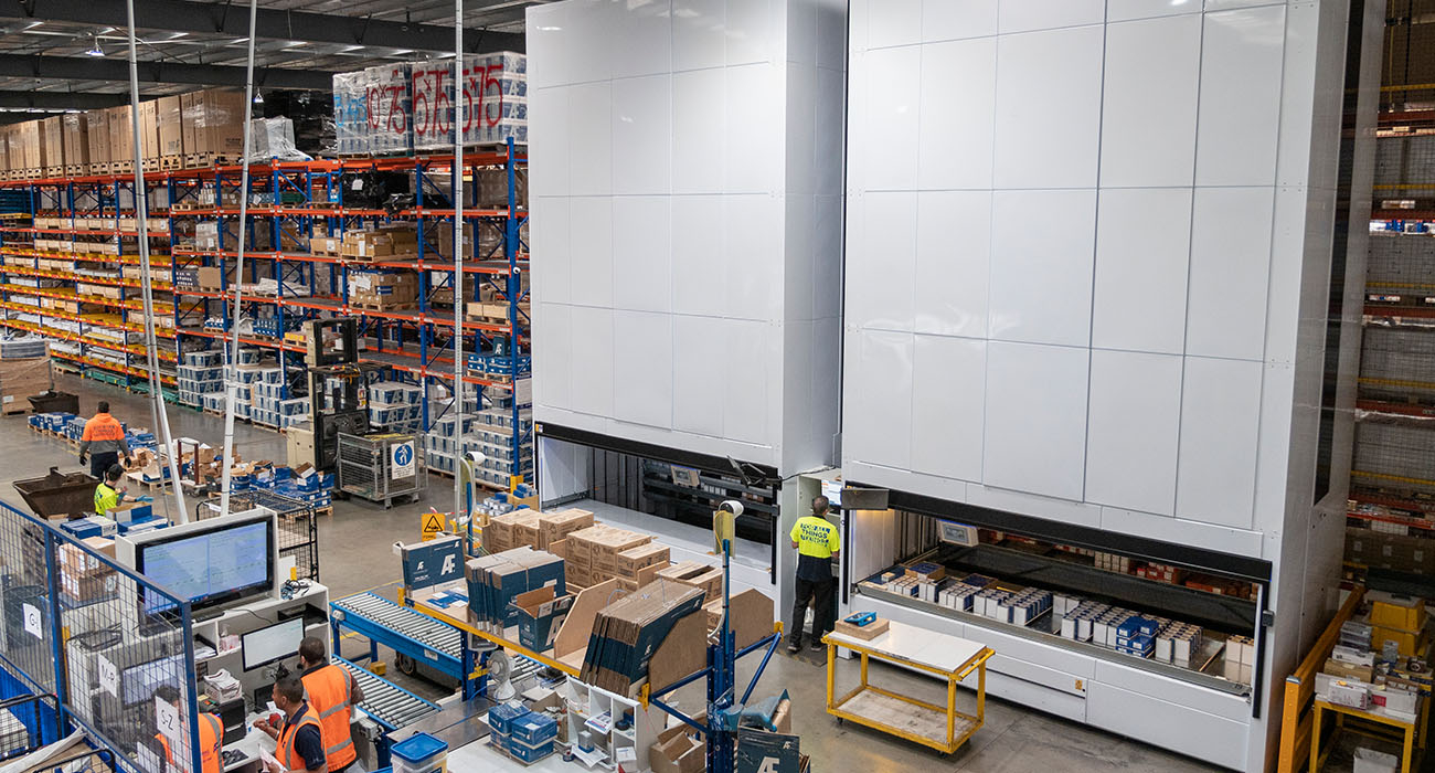 Revolutionising Warehouse Operations: Power of VLMs and Data-Driven Insights